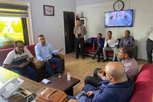 رئيس اللجنة القضائية بعدن يواصل حملة النزول الميداني على المدارس الأهلية للتأكد من خفض الرسوم المدرسية