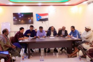 فريق التوجيه والرقابة الرئاسي يعقد اجتماعاً مع مديري إدارات الهيئة ورؤساء هيئات الانتقالي بمديريات شبوة