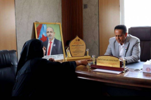 رئيس انتقالي لحج يلتقي مديرة مكتب محو الأمية بالمحافظة