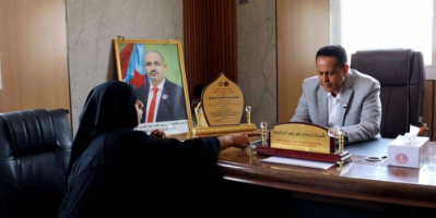 رئيس انتقالي لحج يلتقي مديرة مكتب محو الأمية بالمحافظة