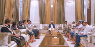 المحرّمي يعقد لقاءً بأسرة المختطف "عشال" وعدد من وجهاء الجعادنة لمناقشة مستجدات القضية