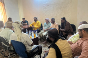 انتقالي الشحر يعقد لقاءً مشتركاً مع مكتب التجارة والصناعة بالمديرية