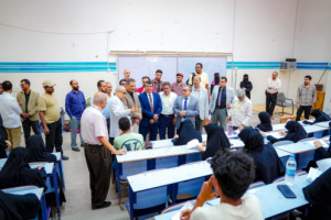 لملس ولصور يتفقدان سير امتحانات المفاضلة بكلية طب الأسنان بجامعة عدن