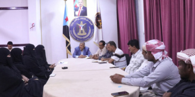 فريق التوجيه والرقابة الرئاسي يلتقي إدارات الجمعيات النسوية بمحافظة المهرة