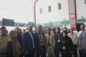 الرئيس الزُبيدي يودّع طلاب المنحة الدراسية الإماراتية إلى أبوظبي ويحثهم على التميز العلمي