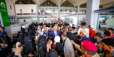 الرئيس الزُبيدي: نهضة الدولة مرهونة بالعلم والتعليم