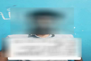 القبض على شخص حاول قتل جاره طعناً بالخنجر بالعاصمة عدن