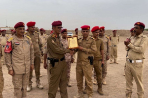 العميد بن سلم يكرّم قائد لواء الشرطة العسكرية وفاءً لملاحم الإنقاذ في كارثة سيول عدن