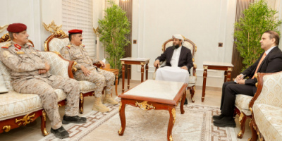 المحرّمي يبحث مع وزير الدفاع ومدير الأكاديمية العسكرية أوضاع القوات المسلحة وخطط التدريب