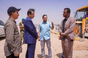 بن الوزير يدشن مشروع إنارة المدخل الغربي لمدينة عتق