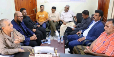 فريق التوجيه يعقد لقاءً تنسيقيًا بين السلطة المحلية والمجلس الانتقالي في أرياف المكلا