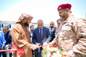الرئيس الزُبيدي يفتتح قسم الرقود ويضع حجر الأساس لأقسام طبية متقدمة بمستشفى عبود العسكري
