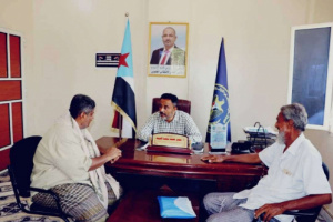 رئيس انتقالي أبين يناقش مع مدير البحث الجنائي بالمحافظة تعزيز الأداء الأمني