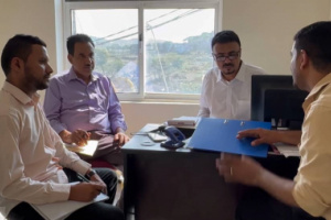 فريق الرقابة والتوجيه الرئاسي يعقد اجتماعاً بمدير إدارة الشؤون القانونية وحقوق الإنسان في تنفيذية انتقالي الضالع
