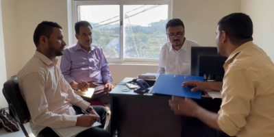 فريق الرقابة والتوجيه الرئاسي يعقد اجتماعاً بمدير إدارة الشؤون القانونية وحقوق الإنسان في تنفيذية انتقالي الضالع