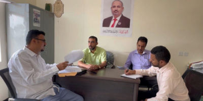 فريق الرقابة والتوجيه الرئاسي يعقد اجتماعاً بمدير إدارة الفكر والإرشاد في انتقالي الضالع