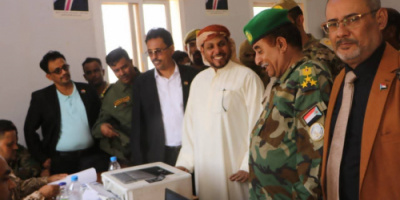 محافظ سقطرى يدشن آلية جديدة لصرف رواتب القوات المسلحة والأمنية