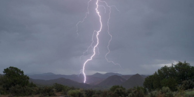  أمطار رعدية غزيرة مصحوبة برياح وحبات البرد في عدة محافظات .. والأرصاد تحذر