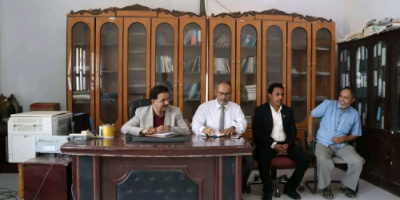 فريق التوجيه يلتقي نخبة من الأكاديميين بكليتي التربية والمجتمع في سقطرى