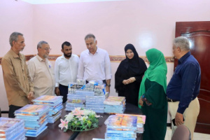 المعلا: توزيع أدوات مدرسية لمعلمي ومعلمات المديرية