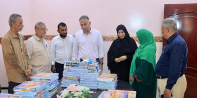 المعلا: توزيع أدوات مدرسية لمعلمي ومعلمات المديرية