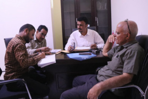 فريق الرقابة والتوجيه الرئاسي يعقد اجتماعاً مع مدير عام الأشغال العامة والطرق بمحافظة الضالع