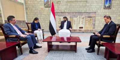 المحرّمي يلتقي السفير الأمريكي ويؤكد أهمية الدعم الأمريكي للإصلاحات الاقتصادية ومكافحة الإرهاب