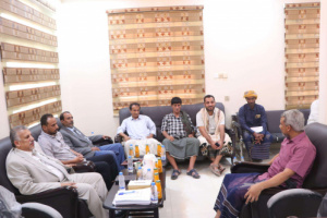 فريق التوجيه والرقابة الرئاسي يلتقي إدارة المؤسسة العامة للكهرباء في المهرة