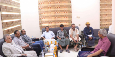 فريق التوجيه والرقابة الرئاسي يلتقي إدارة المؤسسة العامة للكهرباء في المهرة