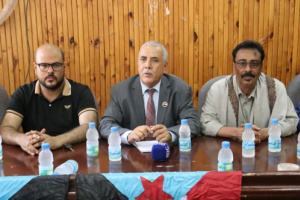 فريق التوجيه والرقابة الرئاسي يعقد لقاءً مع أبناء مديرية الريدة وقصيعر