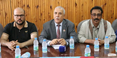 فريق التوجيه والرقابة الرئاسي يعقد لقاءً مع أبناء مديرية الريدة وقصيعر