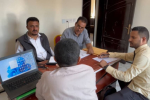 فريق الرقابة والتوجيه الرئاسي يعقد اجتماعاً مع مدير الإدارة الاقتصادية والخدمية في انتقالي الضالع