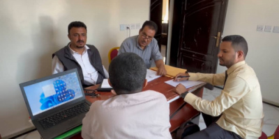 فريق الرقابة والتوجيه الرئاسي يعقد اجتماعاً مع مدير الإدارة الاقتصادية والخدمية في انتقالي الضالع