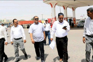 انتقالي لحج والسلطة المحلية ينفذان حملة رقابية لضبط أسعار الوقود والسلع الغذائية