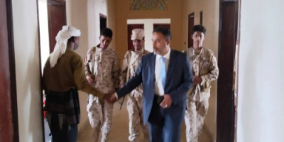 رئيس انتقالي أبين يتفقد مكاتب السلطة المحلية ويؤكد على رفع وتيرة الأداء