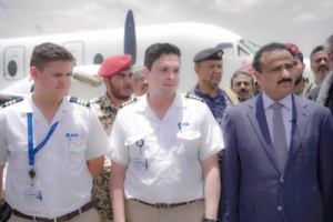 محافظ شبوة يعلن عن مبادرة لدعم تذاكر رحلات اليمنية من و إلى مطار عتق الدولي