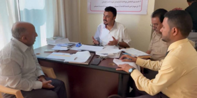 فريق الرقابة والتوجيه الرئاسي يعقد اجتماعاً مع مدير الإدارة السياسية في انتقالي الضالع