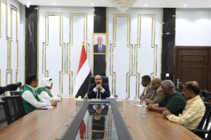 محافظ حضرموت يبحث مع مدير مكتب البرنامج السعودي جوانب تفعيل الأنشطة الشبابية والرياضية