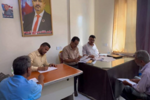 فريق الرقابة والتوجيه الرئاسي يعقد اجتماعاً مع مدير الإدارة الاجتماعية والجماهيرية بانتقالي الضالع
