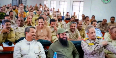 الأكاديمية العسكرية العليا تُكرم العميد الوالي بدرع الدرجة الأولى تقديرًا لجهوده الأمنية المتميزة