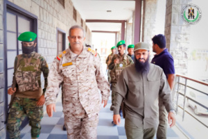 الأكاديمية العسكرية العليا تُكرم العميد الوالي بدرع الدرجة الأولى تقديرًا لجهوده الأمنية المتميزة