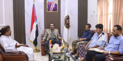 فريق التوجيه والرقابة الرئاسي يلتقي رئيس الاتحاد التعاوني السمكي الجنوبي بمحافظة المهرة
