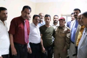 فريق الرقابة والتوجيه الرئاسي وقيادة انتقالي الضالع يزورون الأسير المحرر رأفت باسل أحمد