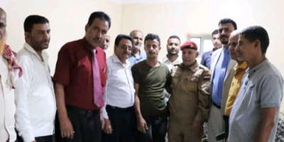 فريق الرقابة والتوجيه الرئاسي وقيادة انتقالي الضالع يزورون الأسير المحرر رأفت باسل أحمد