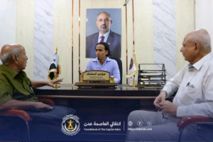 السقاف يبحث مع فريق التوجيه والرقابة الرئاسي سبل تعزيز الأداء المؤسسي