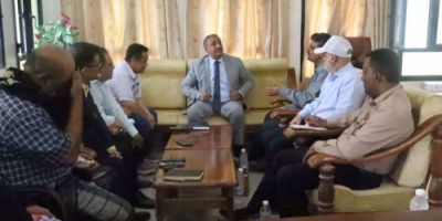 فريق الرقابة والتوجيه الرئاسي يطلع على عمل مكتبي مؤسسة الاتصالات والبريد بلحج