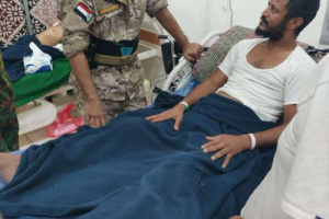 العميد المعكر يتفقد جرحى اللواء السادس دعم وإسناد في مستشفى عبود العسكري بعدن
