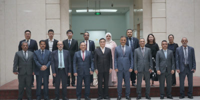 الوفد الحكومي يطلع على تجربة المدرسة الحزبية لبلدية شنغهاي في الإدارة والتطوير المؤسسي