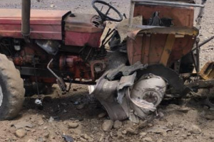 انفجار لغم حوثي يصيب مواطنًا وولده وإعطاب حراثة في الساحل الغربي