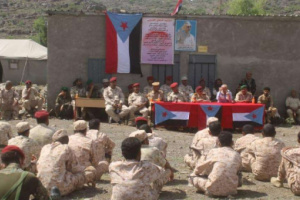 رئيس العمليات المشتركة بمحور الضالع يلتقي قيادة اللواء الأول مشاة ويُلقي محاضرة توجيهية